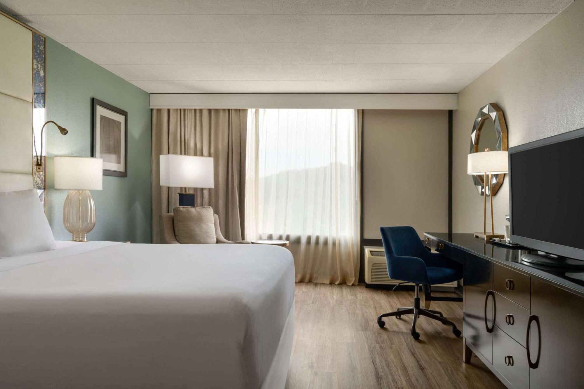 Wyndham Garden Inn Pittsburgh Airport Робинсон-Тауншип Экстерьер фото
