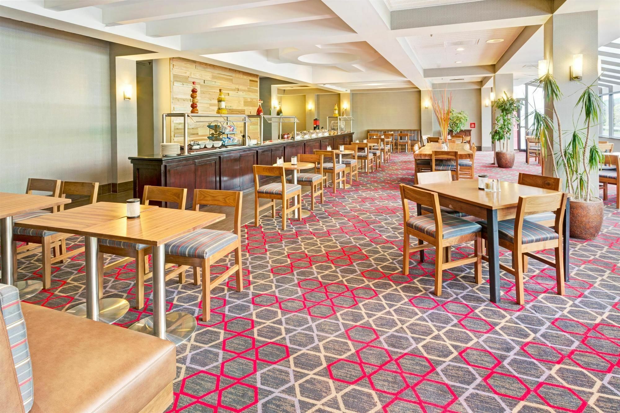 Wyndham Garden Inn Pittsburgh Airport Робинсон-Тауншип Экстерьер фото